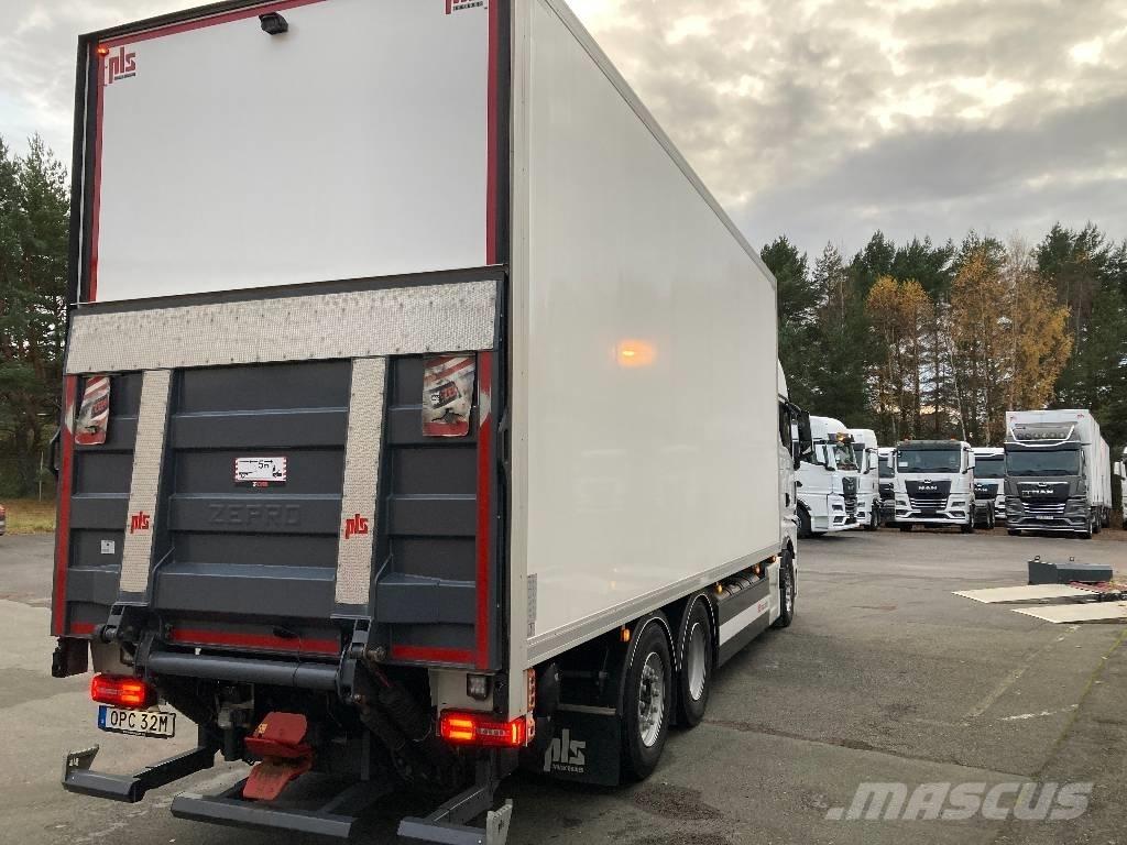 MAN TGX 26.510 탑차 트럭