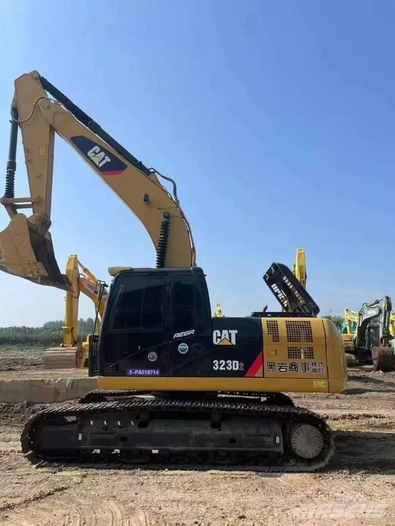 CAT 323D2 대형 굴삭기 29톤 이상