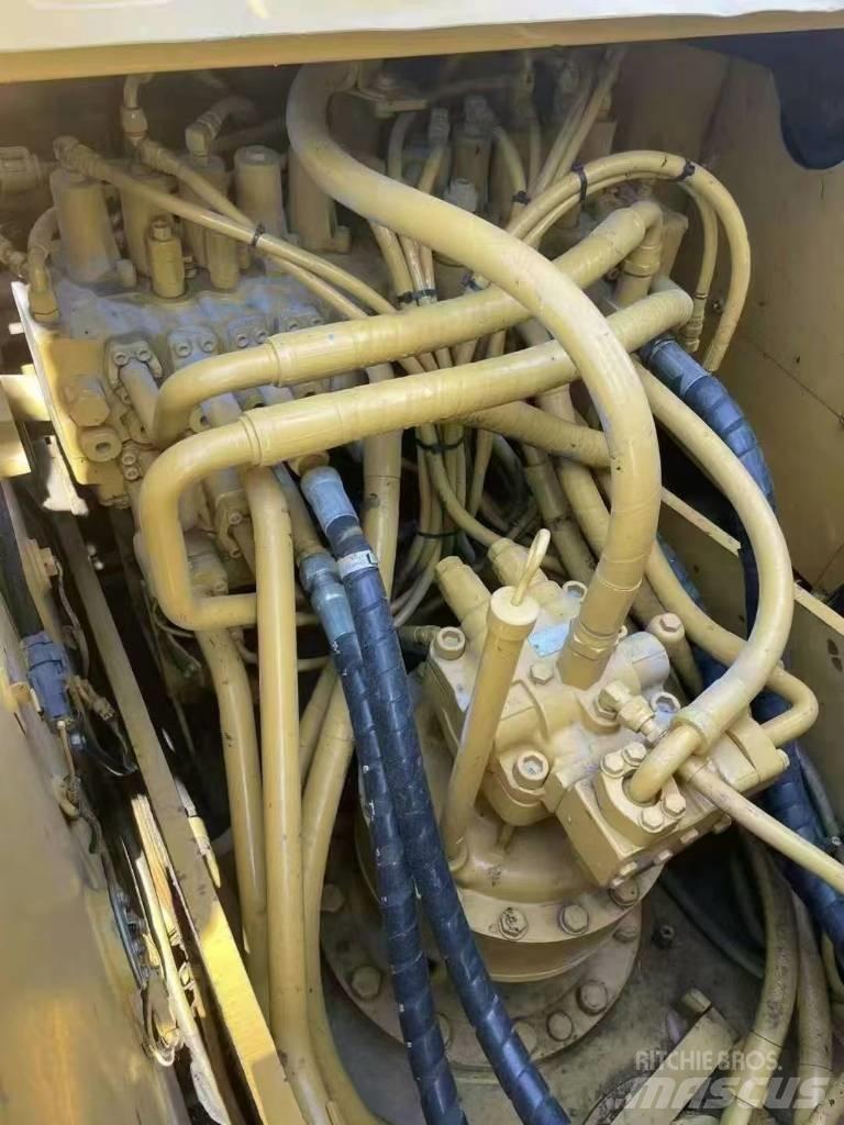 CAT 323D2 대형 굴삭기 29톤 이상