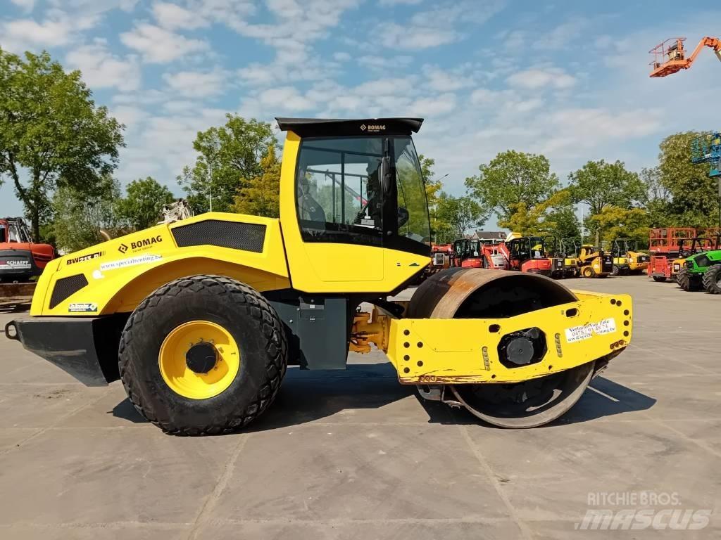 Bomag BW 213 D-5 토양 다짐기
