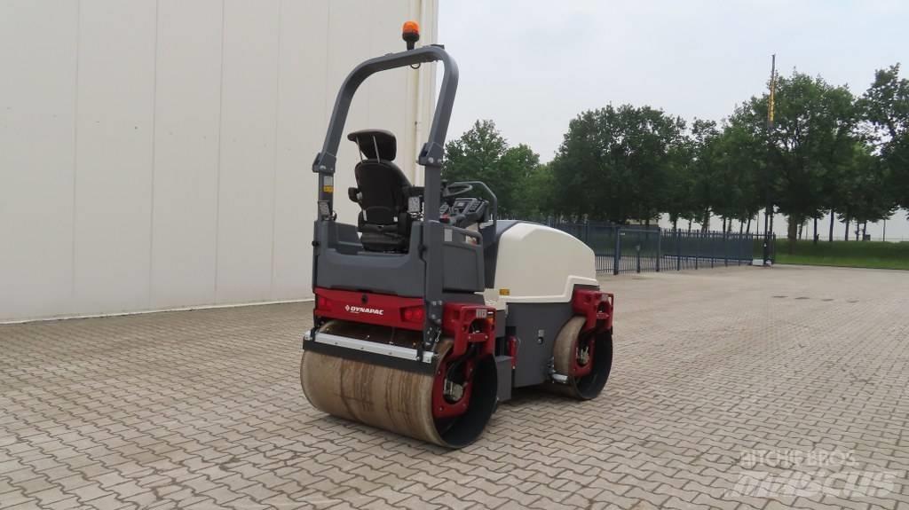 Dynapac CC1200 VI 트윈 드럼 롤러