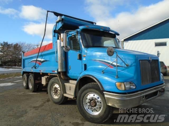 International 9200 i 덤프 트럭