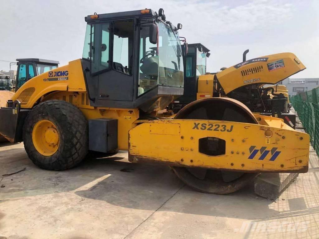 XCMG XS 223 J 싱글 드럼 롤러
