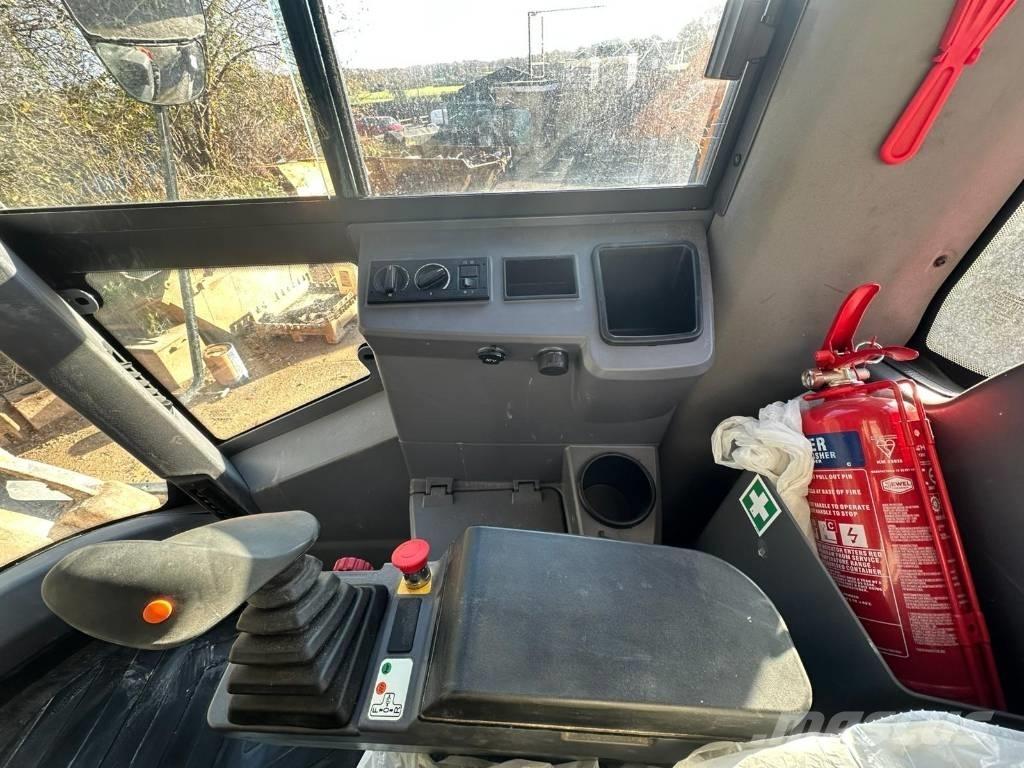 Hamm HC 130i 싱글 드럼 롤러