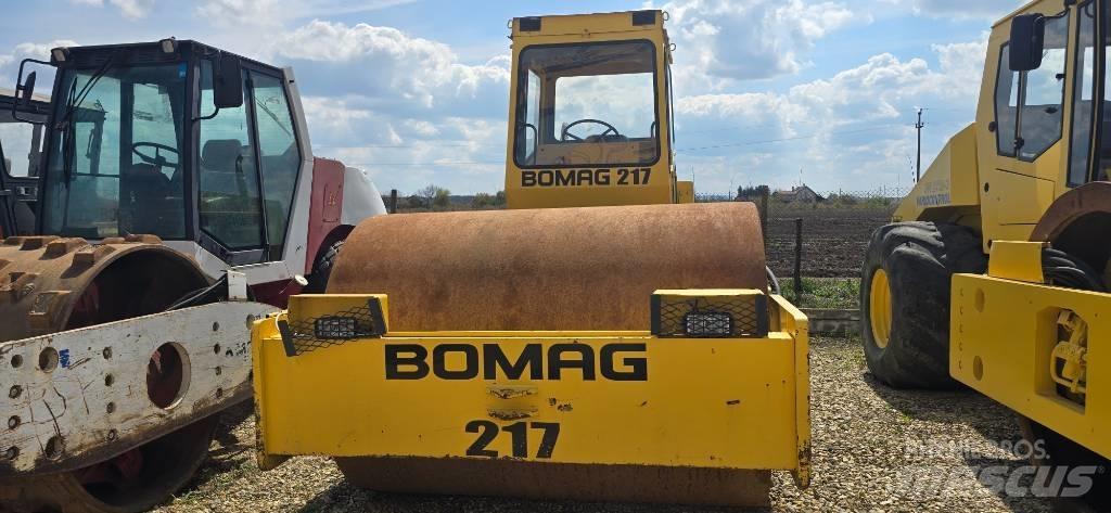 Bomag BW 217 D 싱글 드럼 롤러