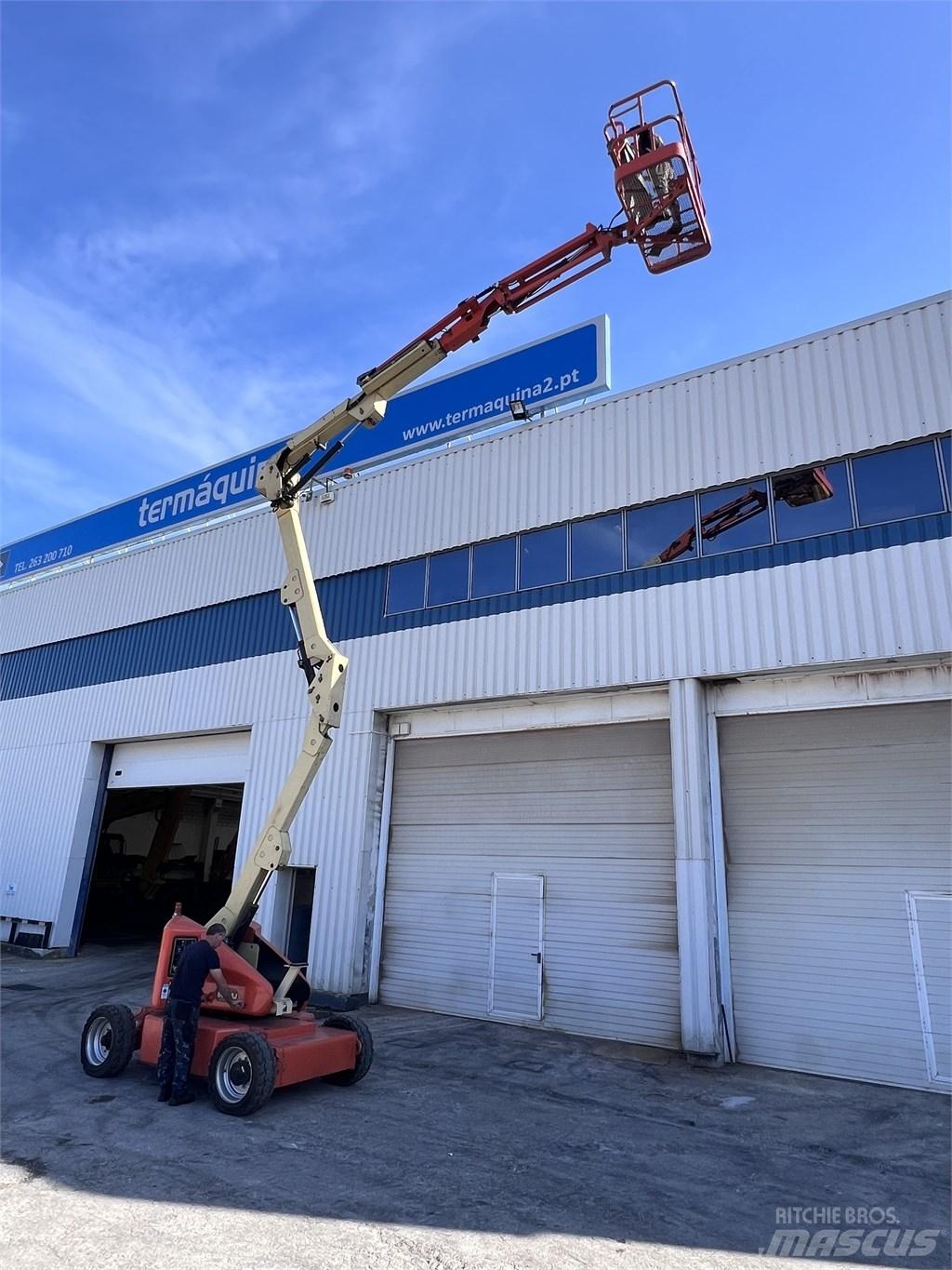 JLG E450 AJ 관절형 전동이동 리프트