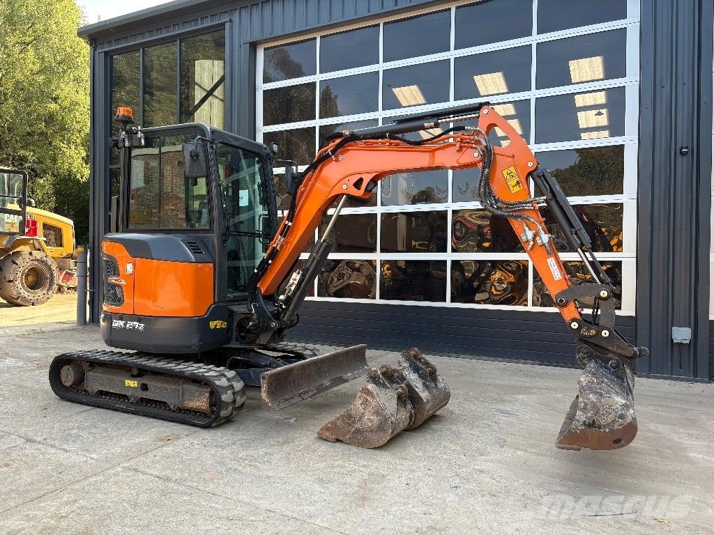 Doosan DX 27 Z 소형 굴삭기 7톤 미만
