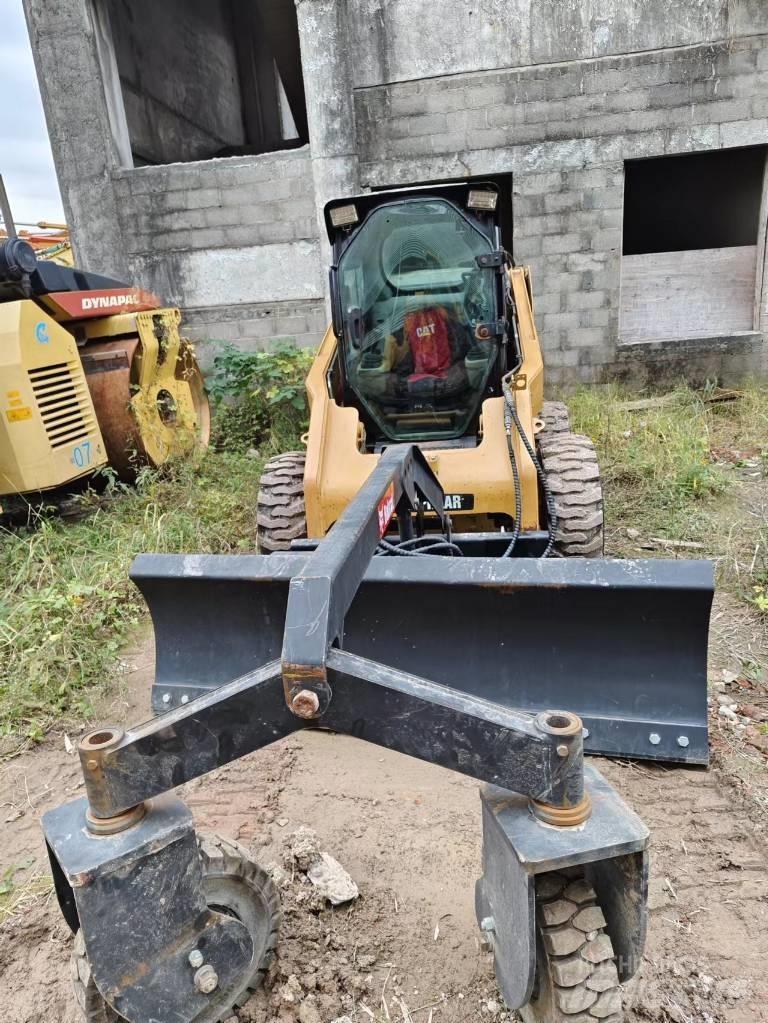 CAT 246C  스키드로더