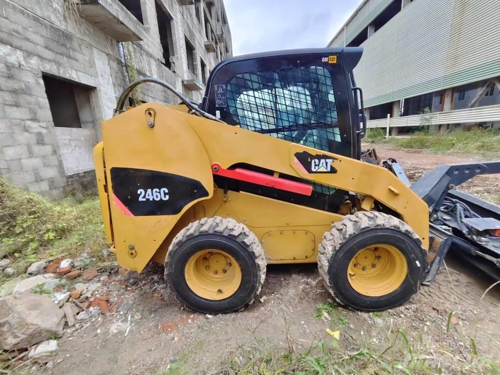 CAT 246C  스키드로더