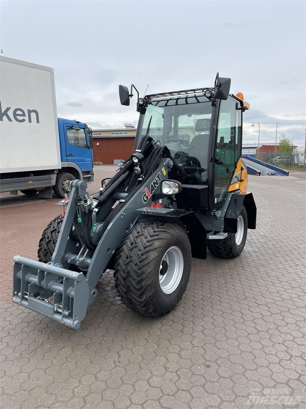 GiANT G3500 X-TRA  스키드로더