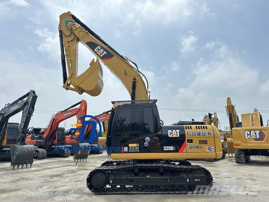 CAT 320 D2 대형 굴삭기 29톤 이상
