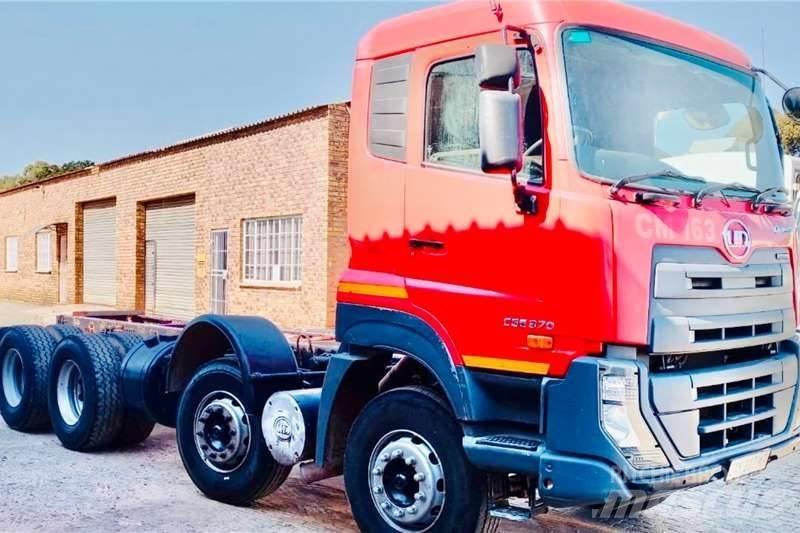 UD CGE 370 8x4 기타 트럭