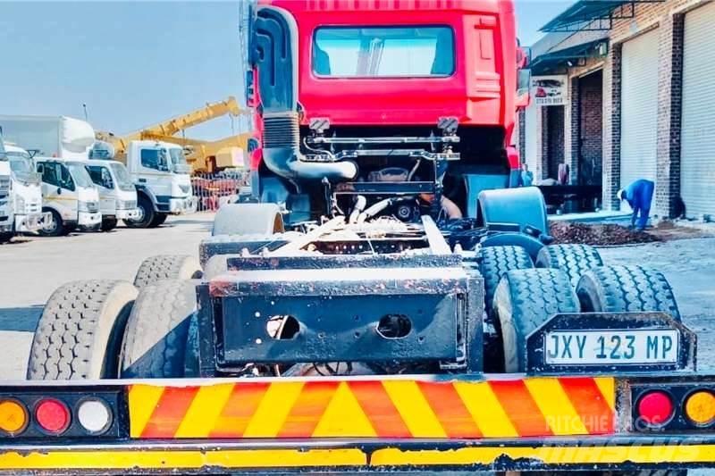 UD CGE 370 8x4 기타 트럭