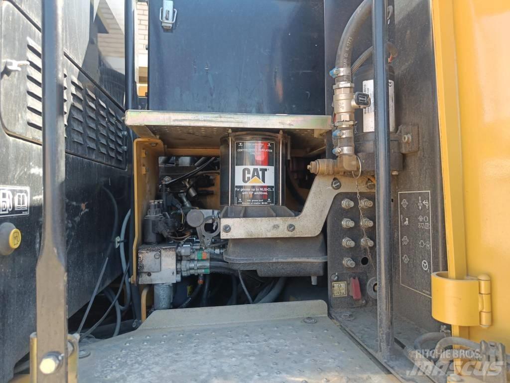 CAT M 315 D  휠 굴삭기