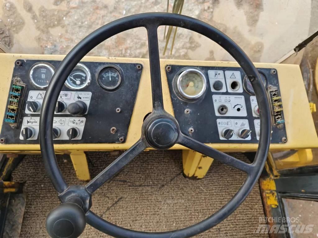 Bomag BW 217 싱글 드럼 롤러