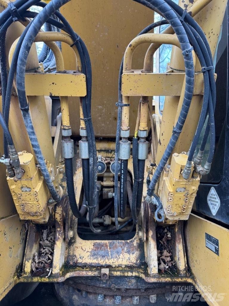 CAT 321 C LCR 대형 굴삭기 29톤 이상