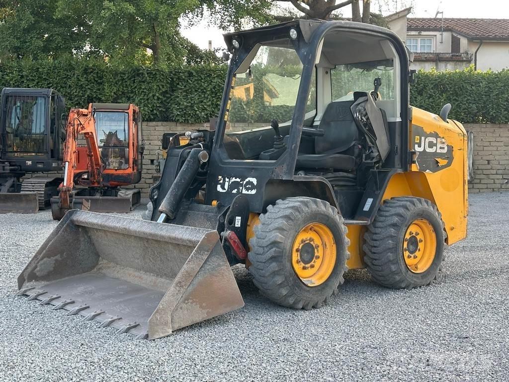 JCB 225 미니 로더