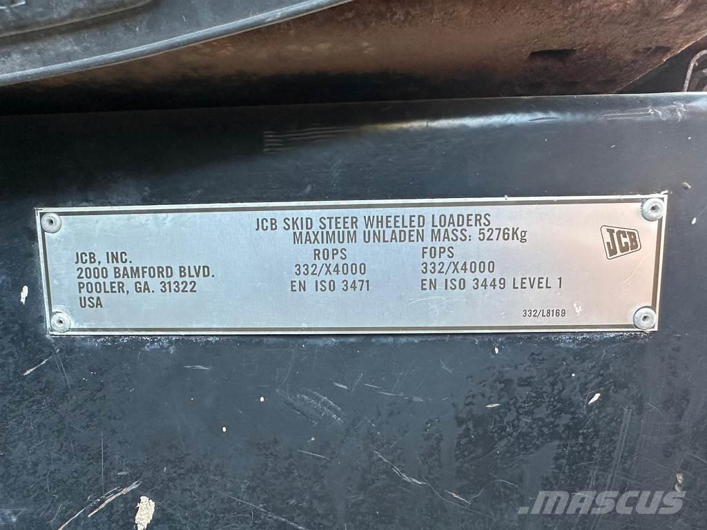 JCB 225 미니 로더