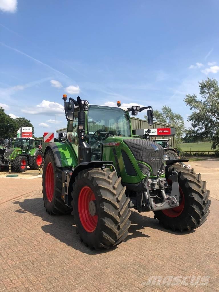 Fendt 718 Vario 트랙터