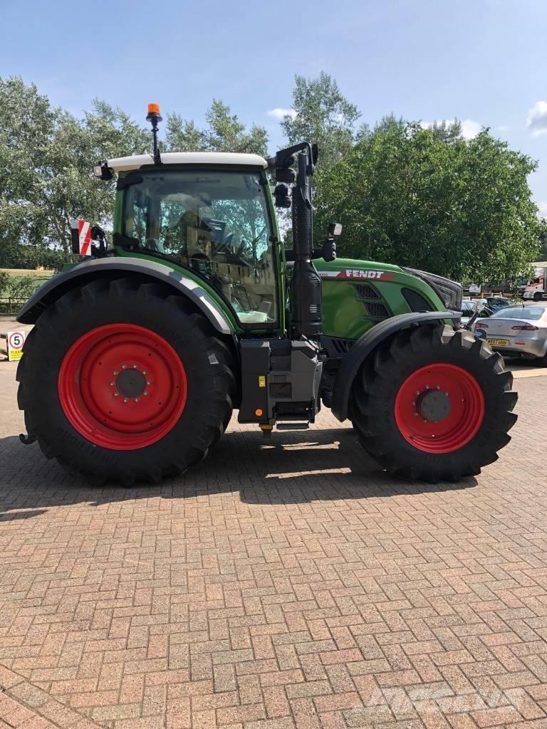 Fendt 718 Vario 트랙터