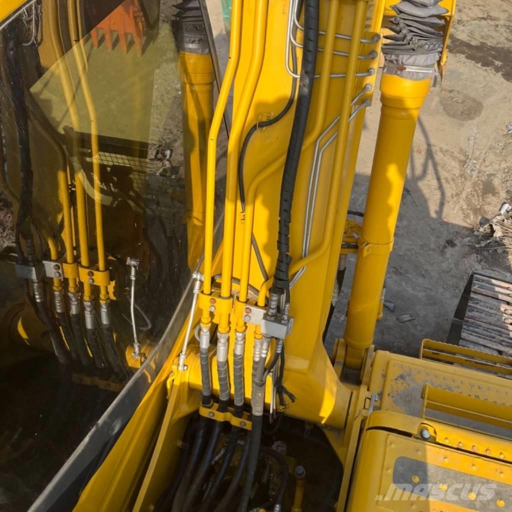 Komatsu PC 120 중형굴삭기 7톤-28톤