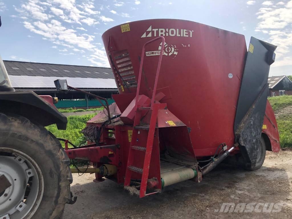 Trioliet VF-12 사료 공급기