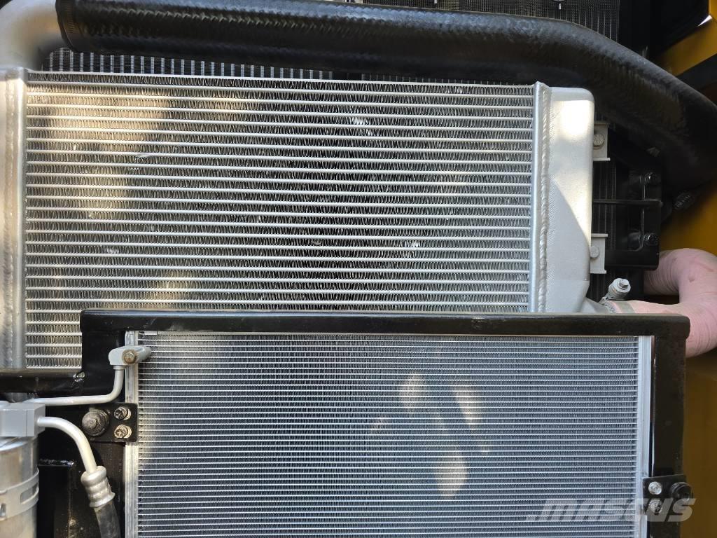 CAT 320D2 대형 굴삭기 29톤 이상