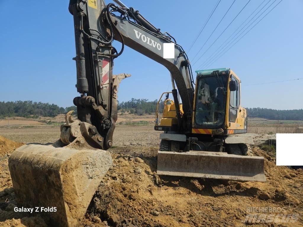 Volvo EW145BP  휠 굴삭기