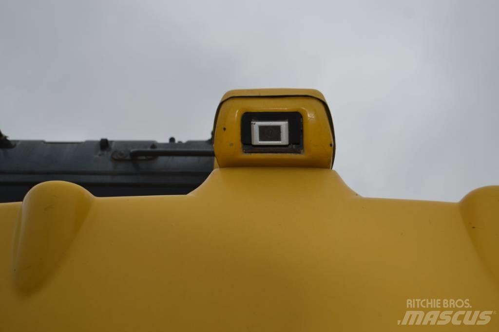 Komatsu PC 138 US-10 대형 굴삭기 29톤 이상