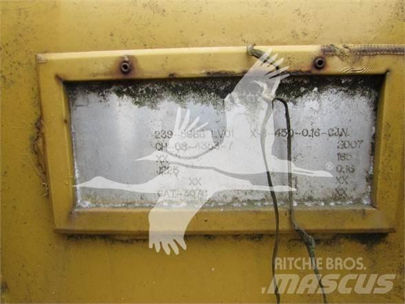 CAT 2395986 버켓