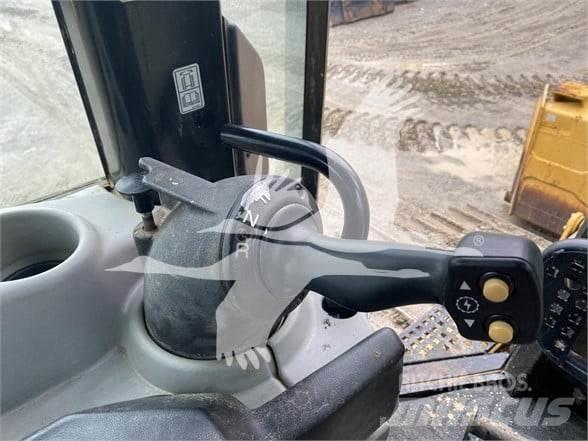 CAT D6N XL 크롤러 도저