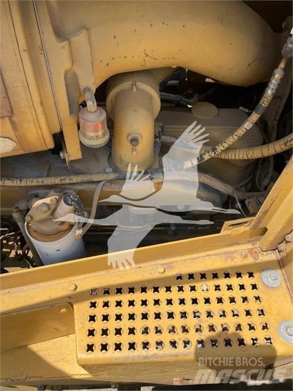 CAT D8N 크롤러 도저