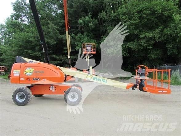 JLG 400S 견인식 전동이동 리프트