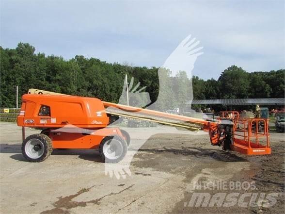 JLG 600S 견인식 전동이동 리프트