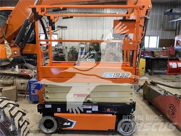 JLG ES1932 가위형 리프트