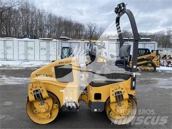 Volvo DD25B 싱글 드럼 롤러
