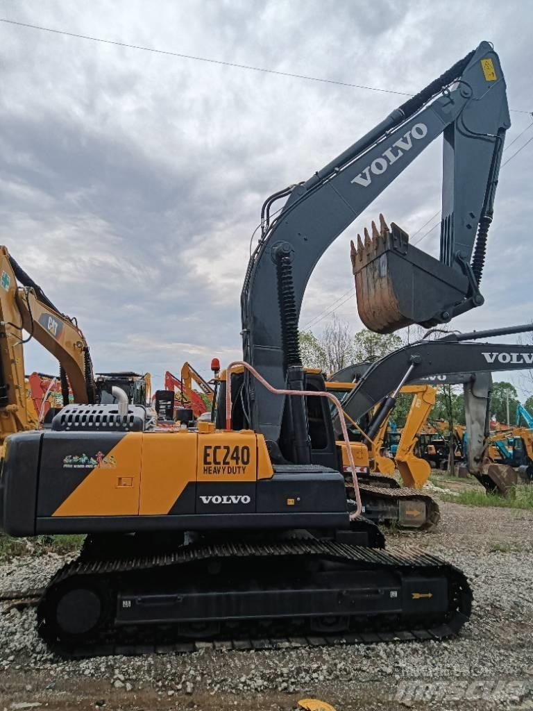 Volvo EC 240 대형 굴삭기 29톤 이상