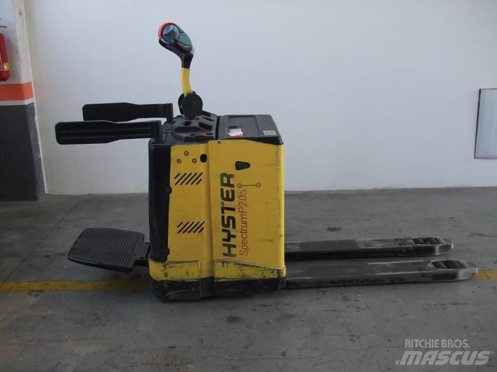 Hyster P2.0S 로우 리프터(승강대 포함)