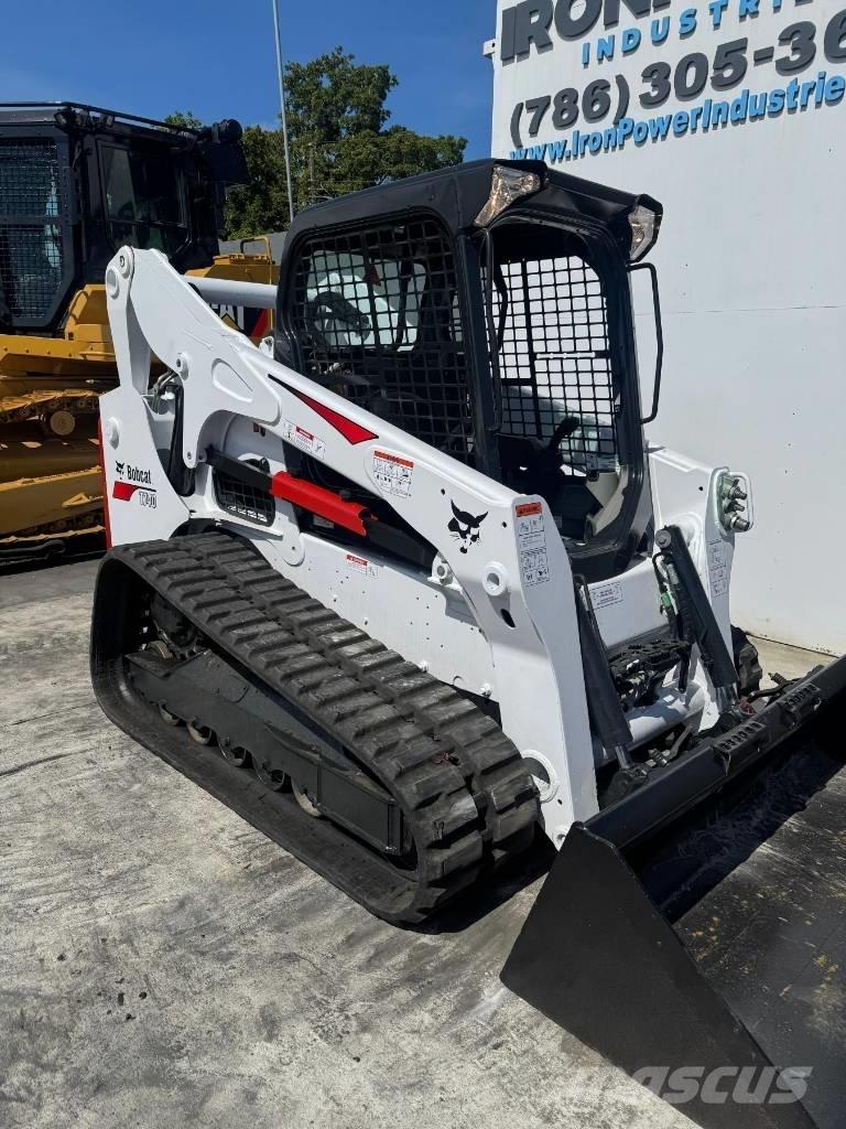 Bobcat T 740  스키드로더
