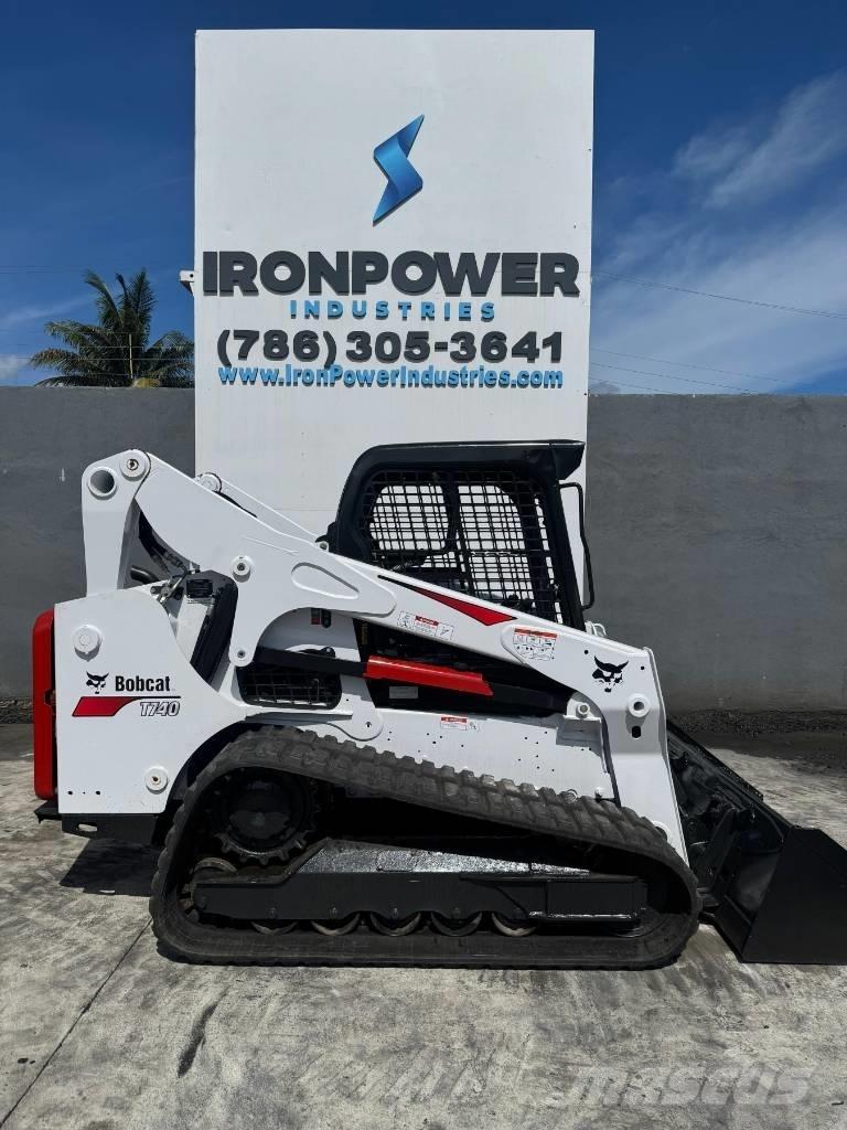 Bobcat T 740  스키드로더