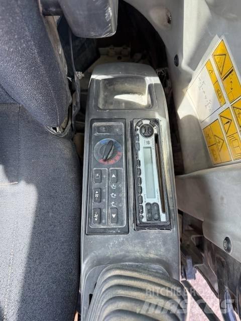 Komatsu PC 80 중형굴삭기 7톤-28톤
