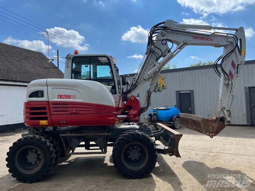 Takeuchi TB295W  휠 굴삭기