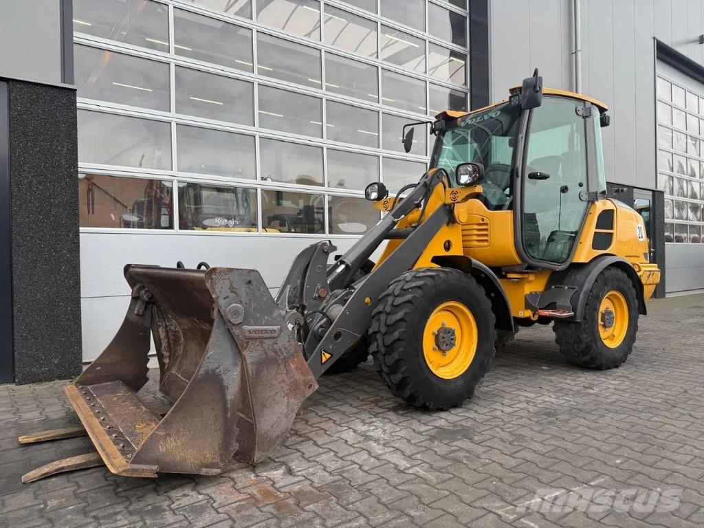 Volvo L20F  휠로우더