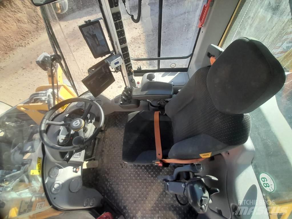 Volvo L 120 H  휠로우더