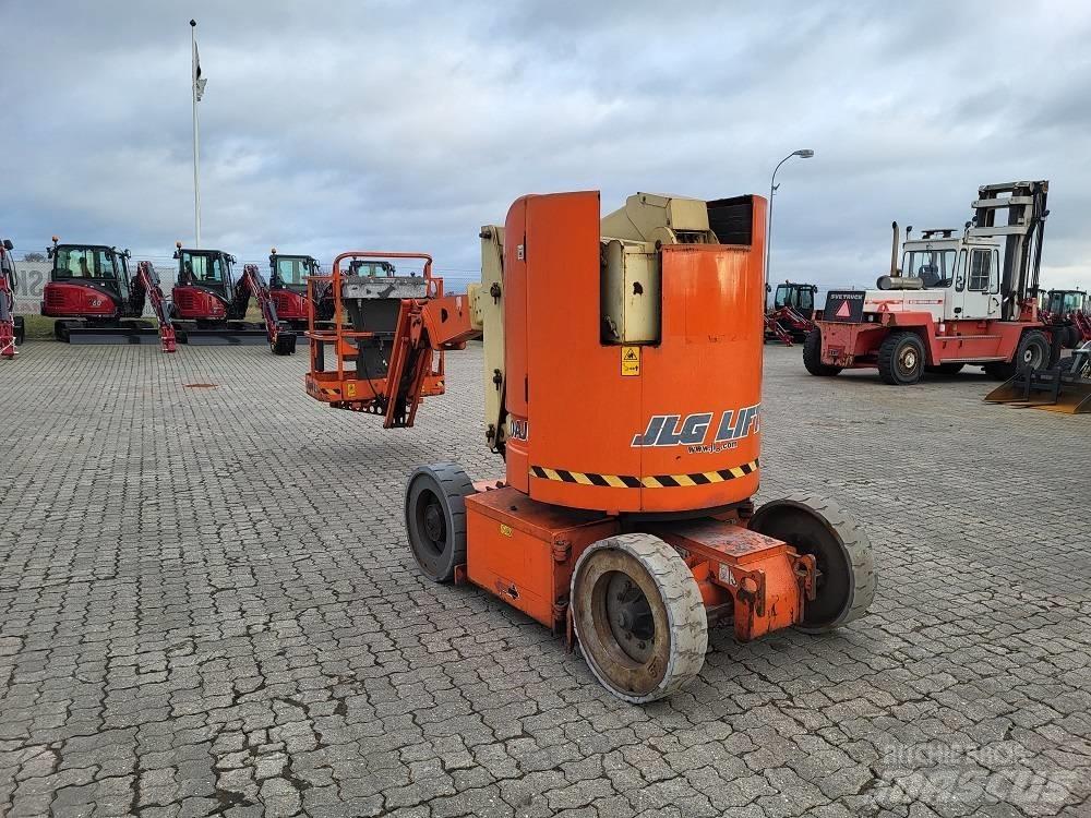 JLG E 300 AJP 관절형 전동이동 리프트