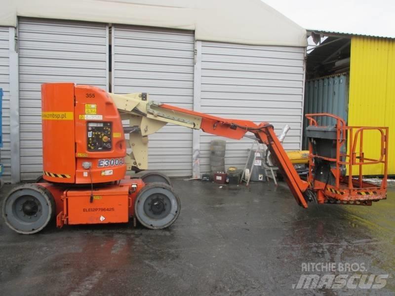 JLG E 300 AJ 관절형 전동이동 리프트