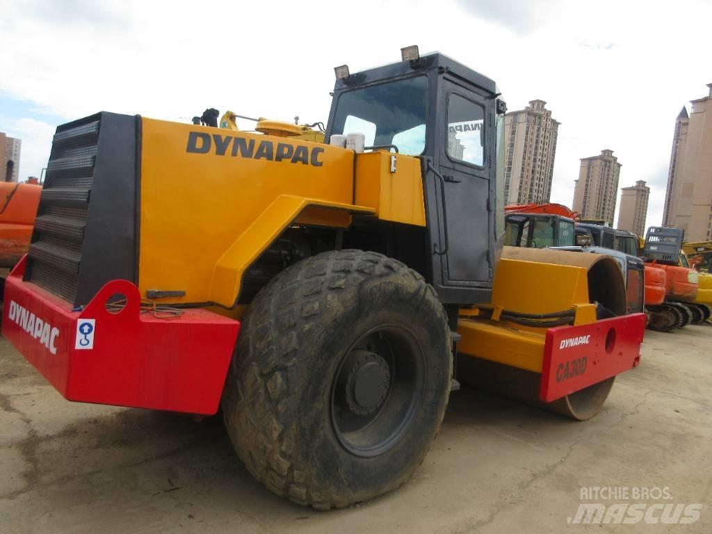 Dynapac CA 30 D 싱글 드럼 롤러