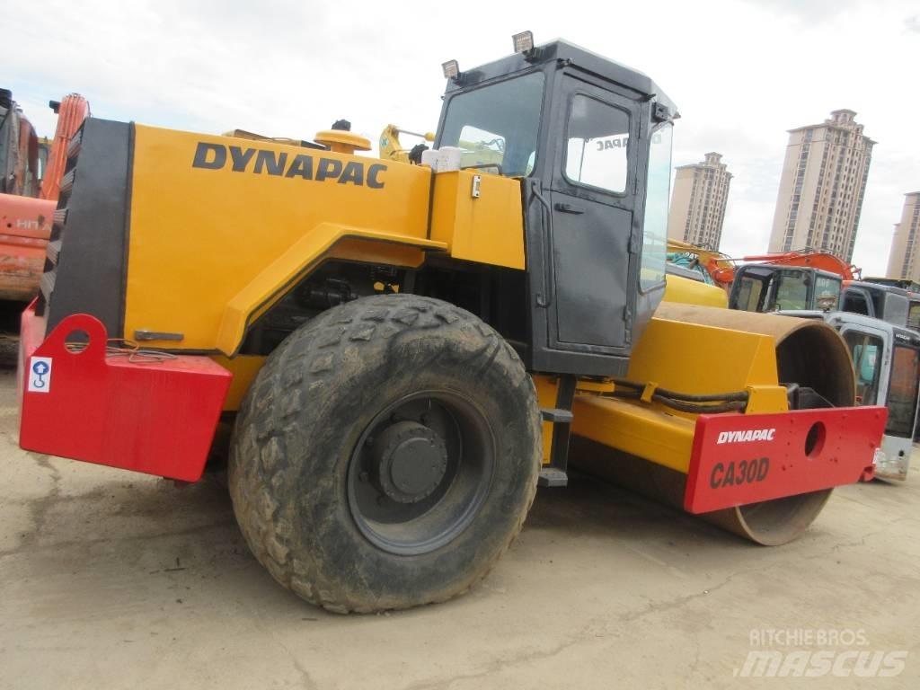 Dynapac CA 30 D 싱글 드럼 롤러