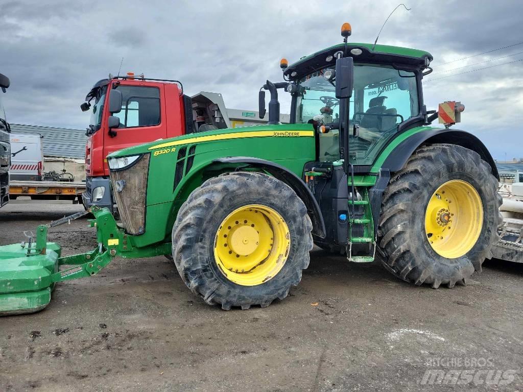 John Deere 8320 R 트랙터
