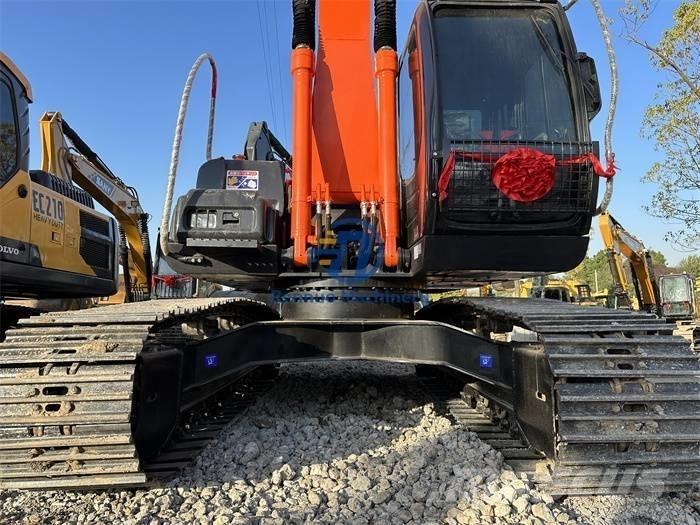 Hitachi ZX 200 대형 굴삭기 29톤 이상